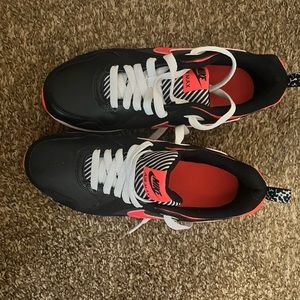 brand new WOT nike shoes